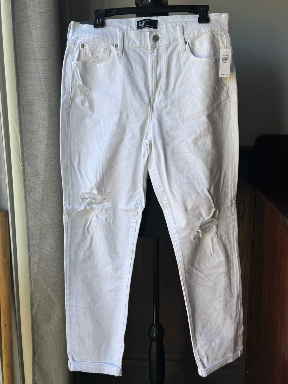 GAP White Girlfriend Denim Jeans size 10/30 Tall NWT